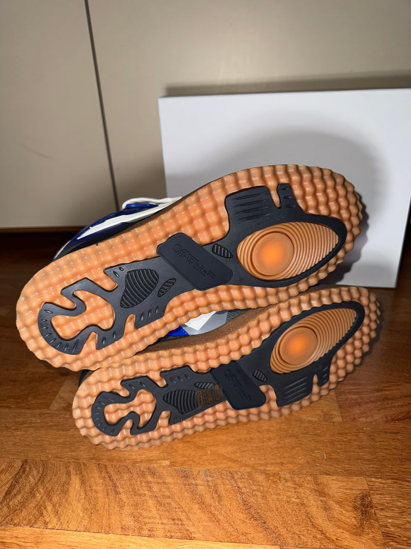 Off White Mid Top Sponge