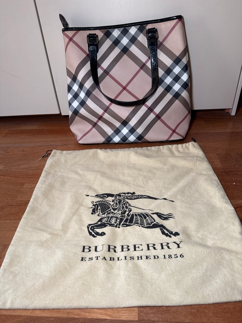 Shopping Burberry