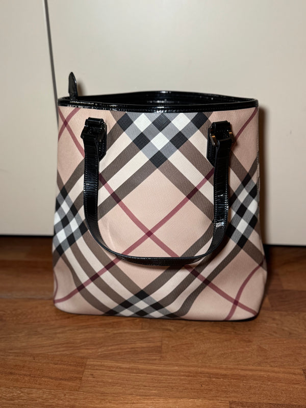 Shopping Burberry